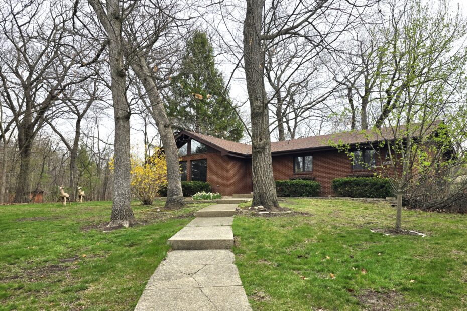 38355 N Chicago Ave, Wadsworth, IL 60083