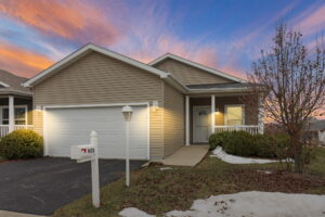 1428 Equestrian Dr, Grayslake, IL 60030